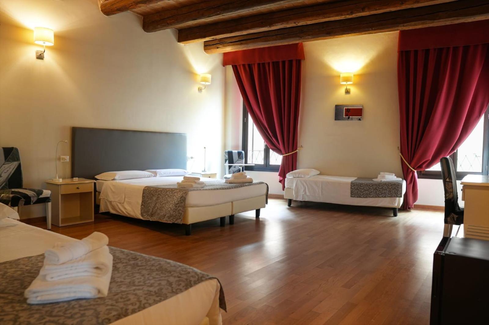 Honey Rooms Ferrara Ngoại thất bức ảnh